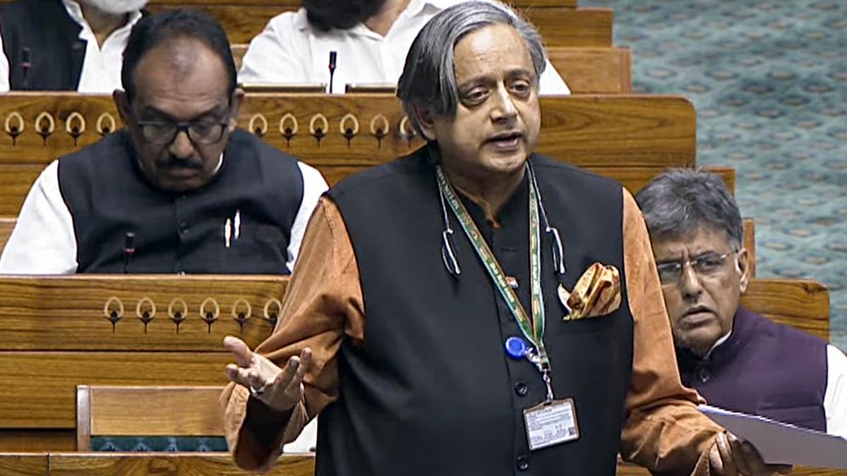 Shashi Tharoor stirs fresh controversy by underlining ‘absence of a leader in Kerala’s Congress’